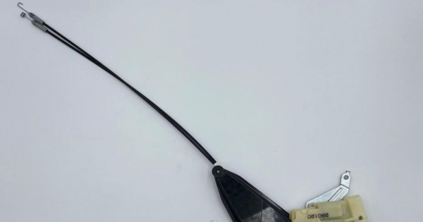 Toyota Corolla Altis ZZE121 Front Door / Right Inner Lock